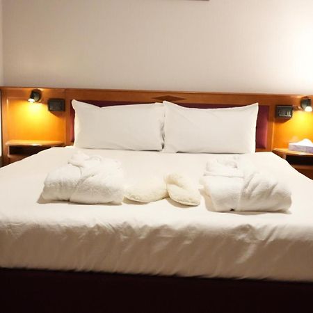Langgons Sn Hotel And Restaurant מראה חיצוני תמונה